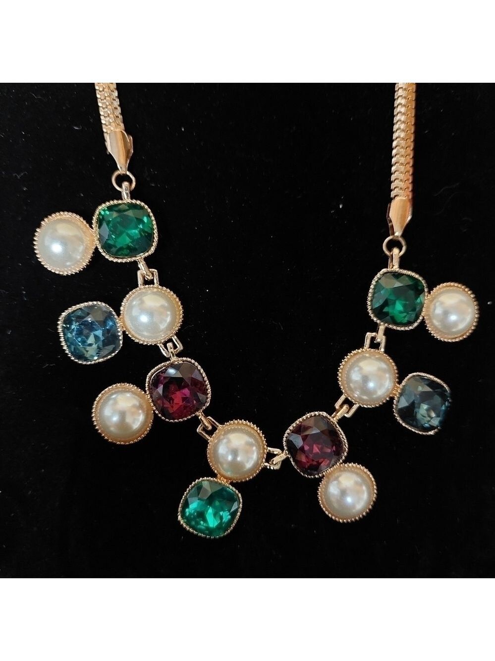Multicolored Rhinestone Necklace - Picture 3 of 4